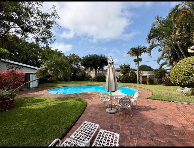 8 BEDROOM HOUSE FOR SALE IN UMHLANGA CENTRAL